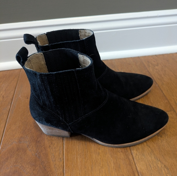 HushPuppies Black Suede Heeled Chelsea Boots - Picture 1 of 4
